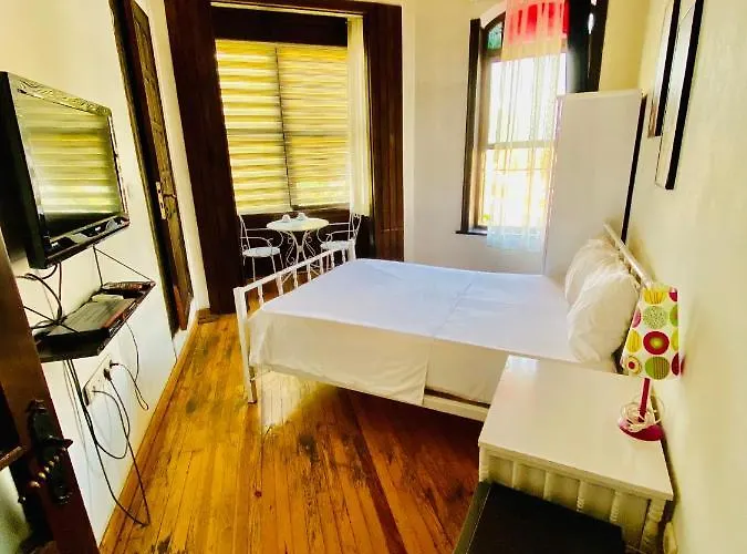 伊兹密尔湾牧师民宿 酒店