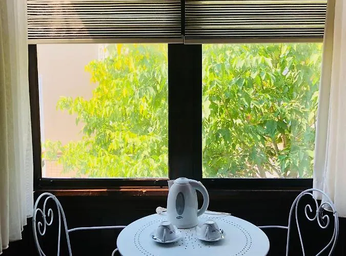 伊兹密尔湾牧师民宿 酒店 *